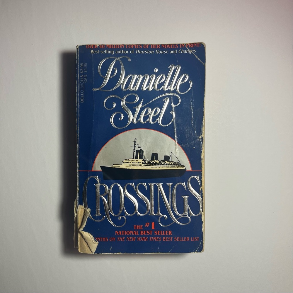 Danielle Steel Crossings‎ Book